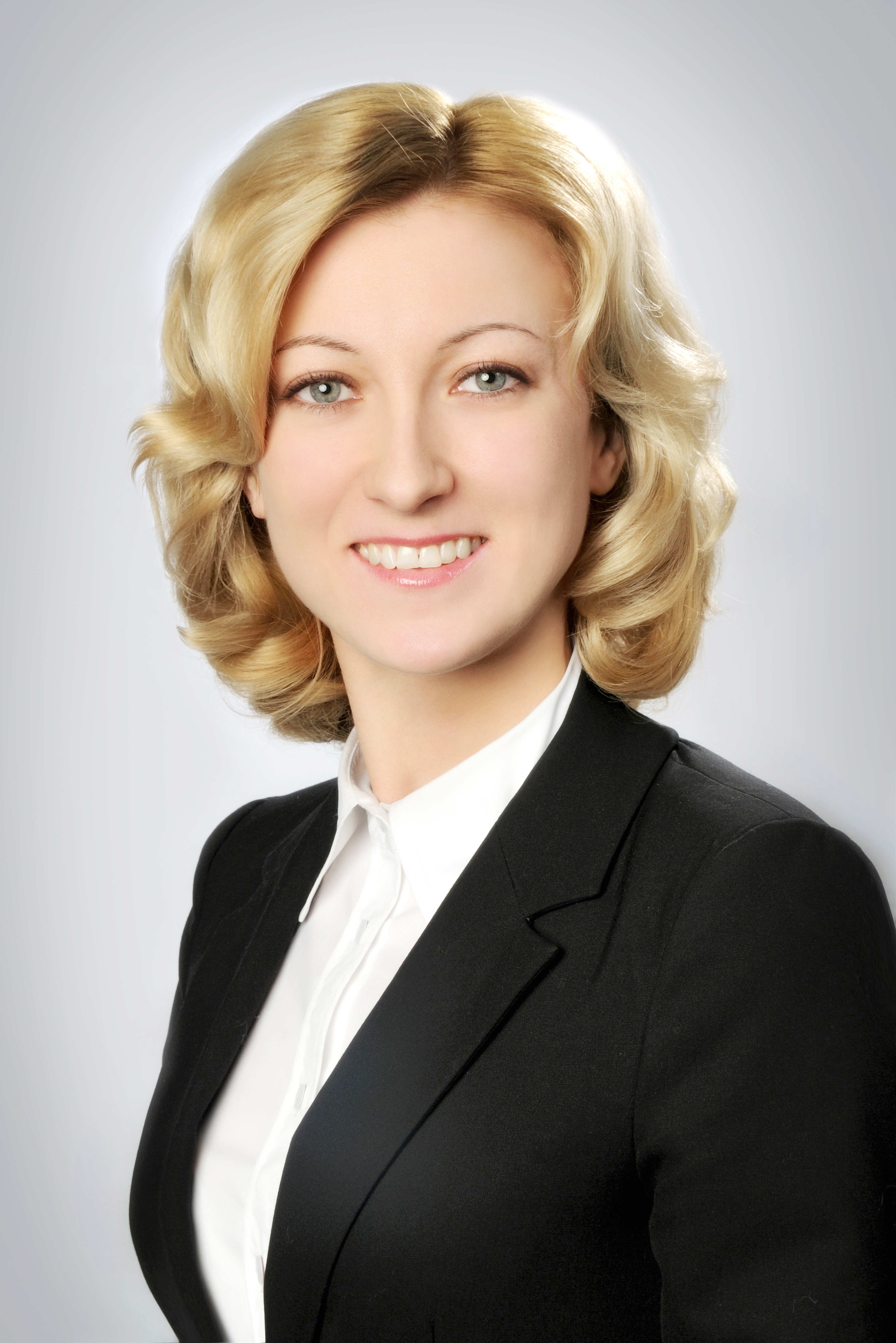 Olena Gorlushko, Piraeus bank in Ukraine supervisor of cards product unit 