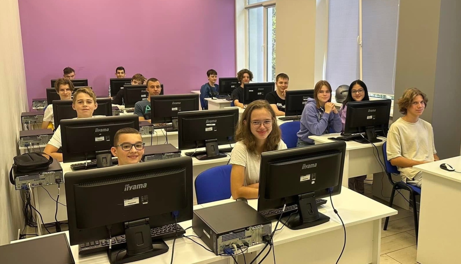 Piraeus Bank Partners with “Smart Future” Charity School to Support Digital Literacy for Children зображення